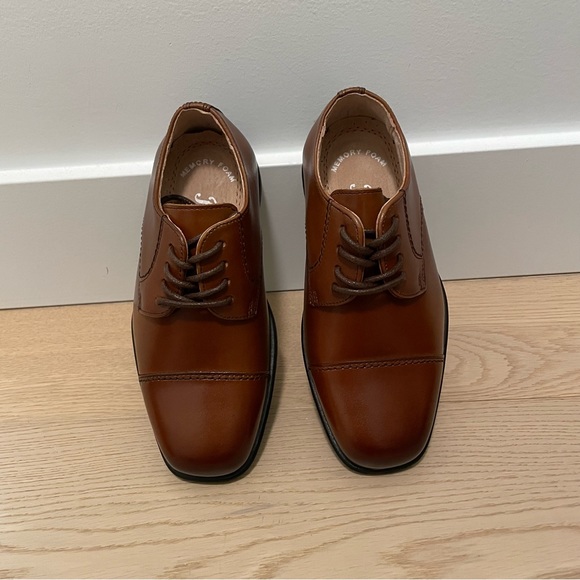 Florsheim Reveal Jr. - Boys Cap Toe Oxford - Size 10 Toddler - Picture 2 of 5